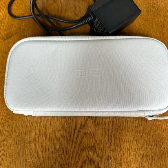 Nintendo Switch Turquoise with case and game included! - Picture 4 of 8